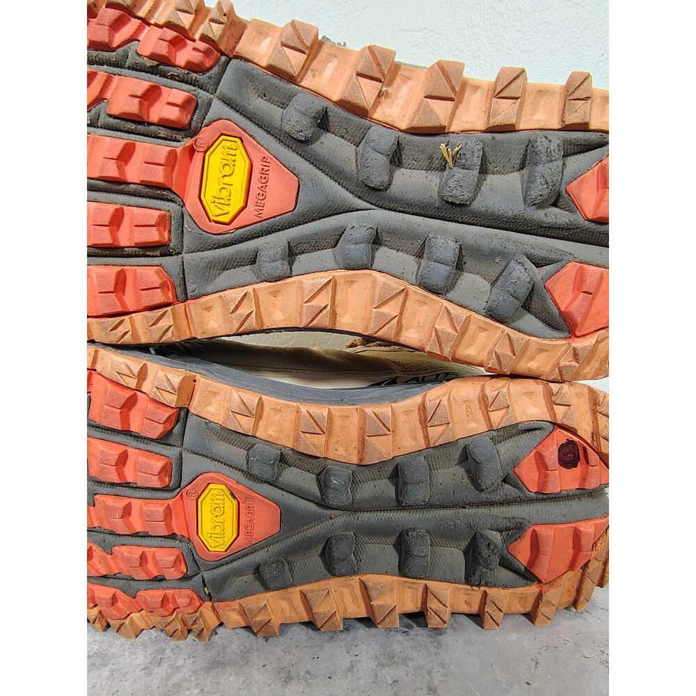 Altra Olympus 5 Mid GTX Hiking Boots Women's 7.5 Sand Zero Drop Waterproof EUC - Picture 13 of 14